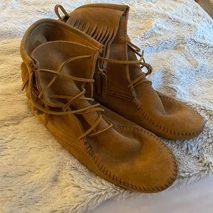 Size 8 Minnetonka Boots